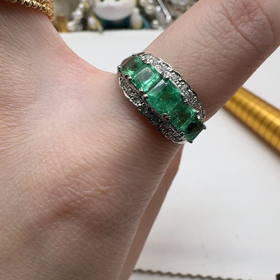 未镶嵌戒指祖母绿