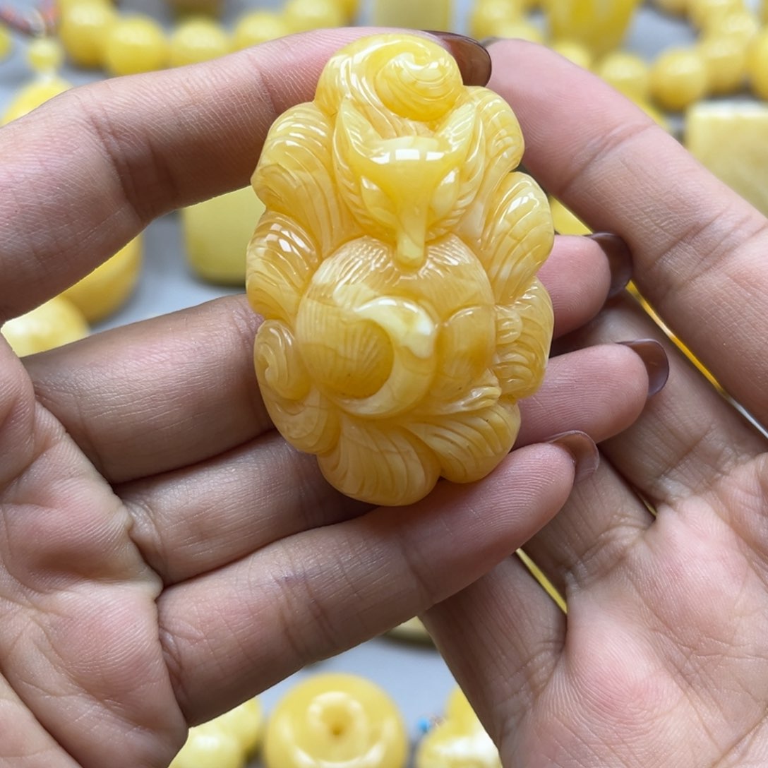 蜜蜡珠宝奇石未镶嵌