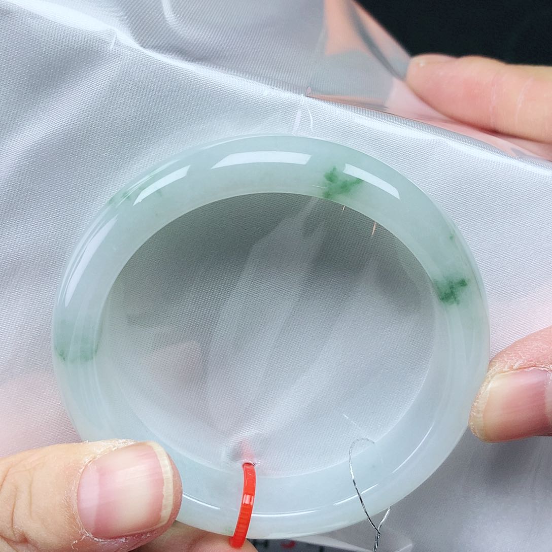 翡翠手镯未镶嵌53圈