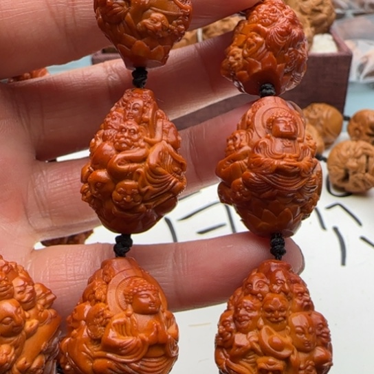 橄榄核手串雕刻工艺