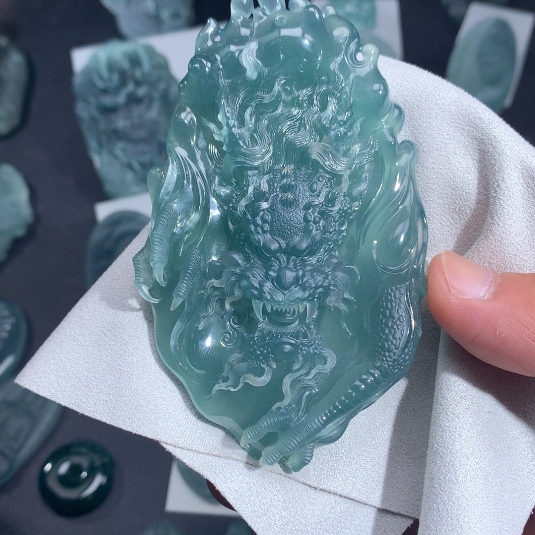 鹤***一定制翡翠未镶嵌88888