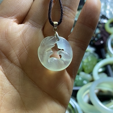 岫玉颈饰未镶嵌挂件