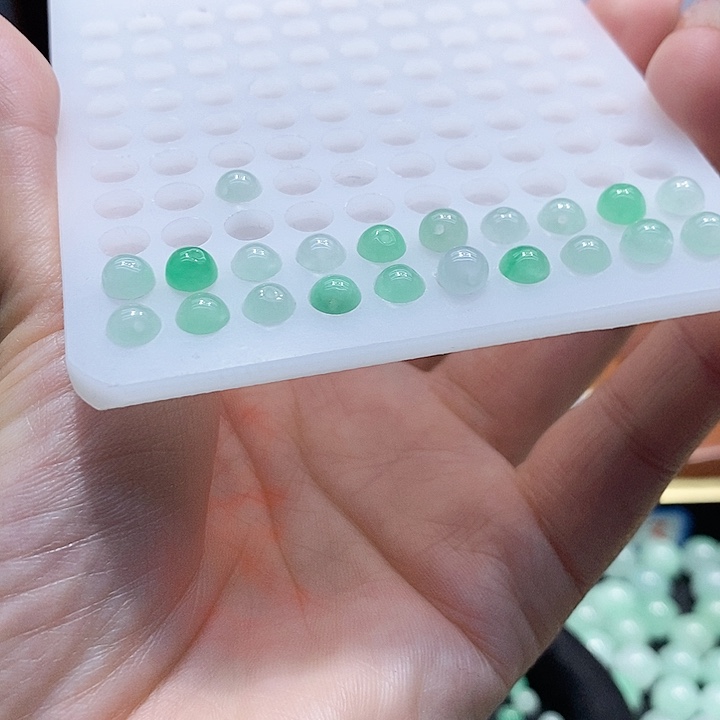 翡翠散珠冰阳绿卡6