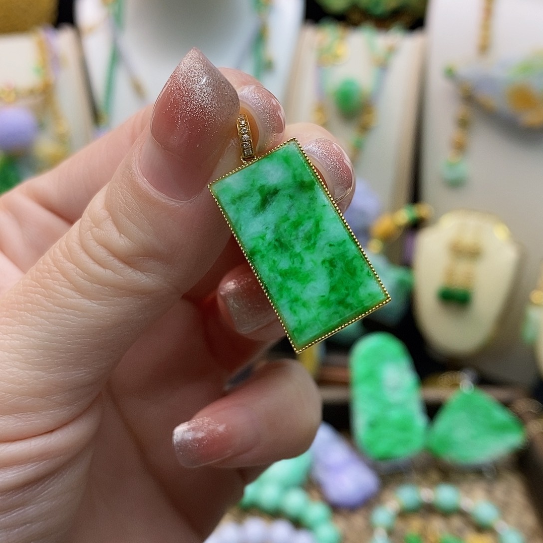 翡翠颈饰18K金镶嵌天然