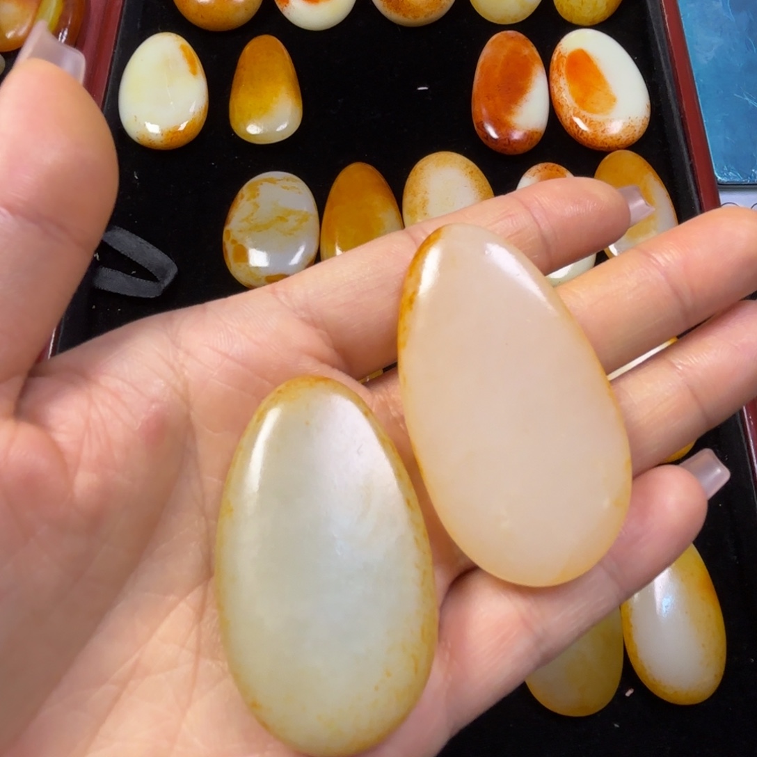 *****和田玉未镶嵌颈饰