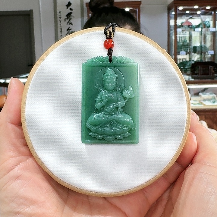 密玉（石英质玉）吊坠合金