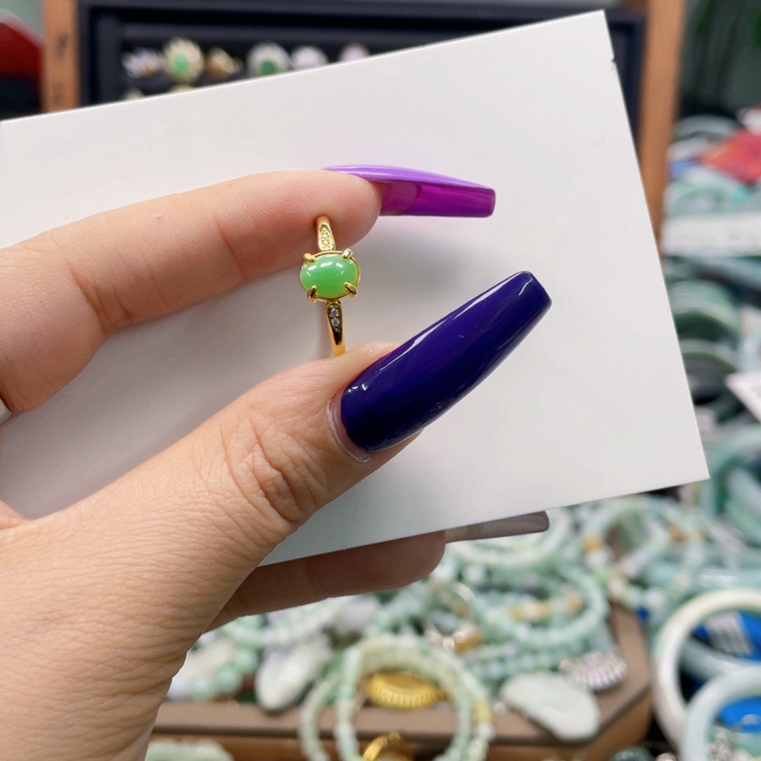 翡翠手镯未镶嵌天然翡翠Ａ货