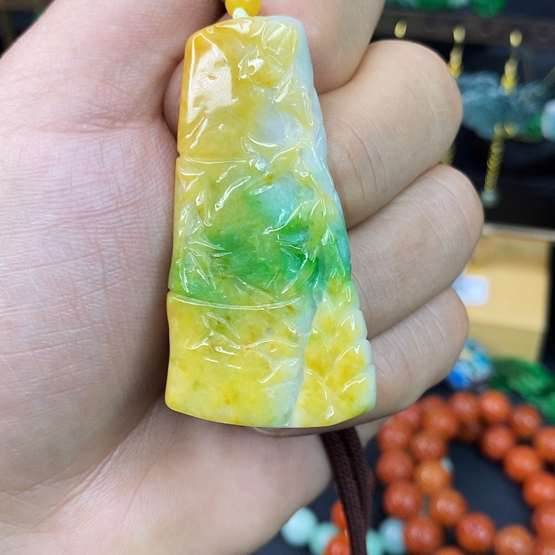 颈饰未镶嵌翡翠吊坠