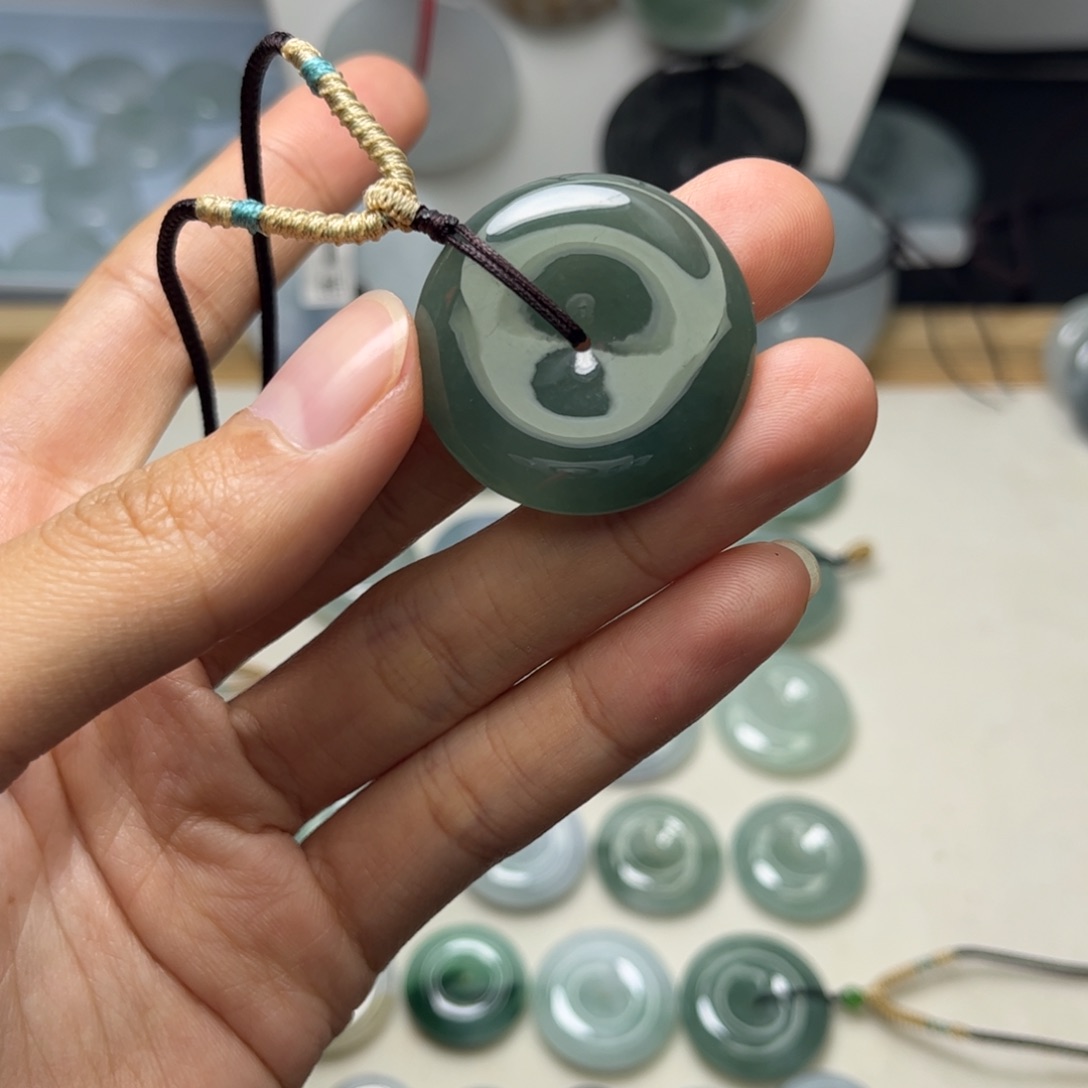 清***。翡翠未镶嵌颈饰天然翡翠Ａ货