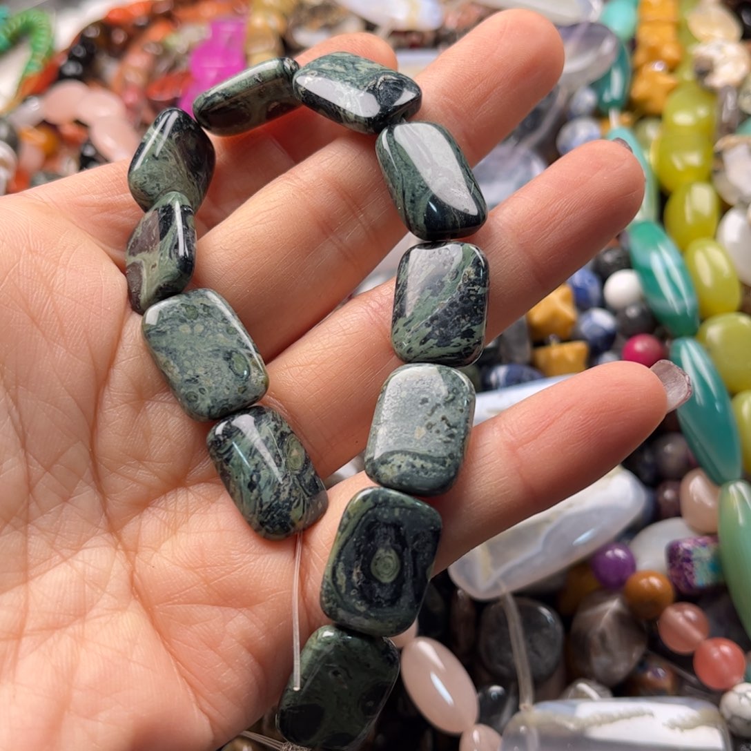 石英质玉珠宝奇石未镶嵌半条