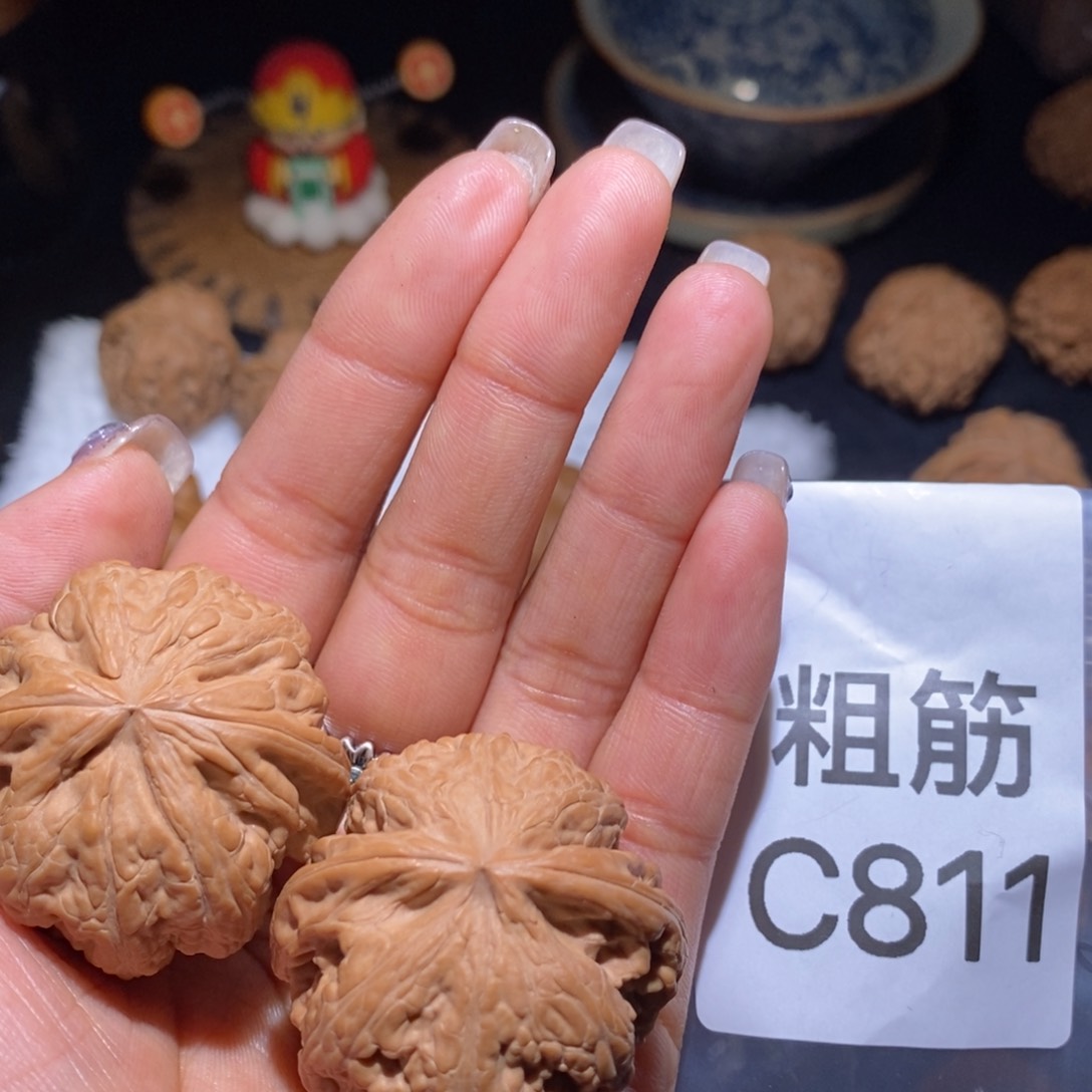 文玩核桃吊坠。粗筋