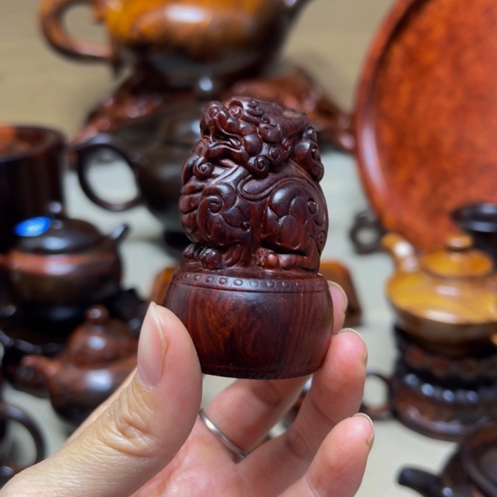 交趾黄檀（大红酸枝）タ*