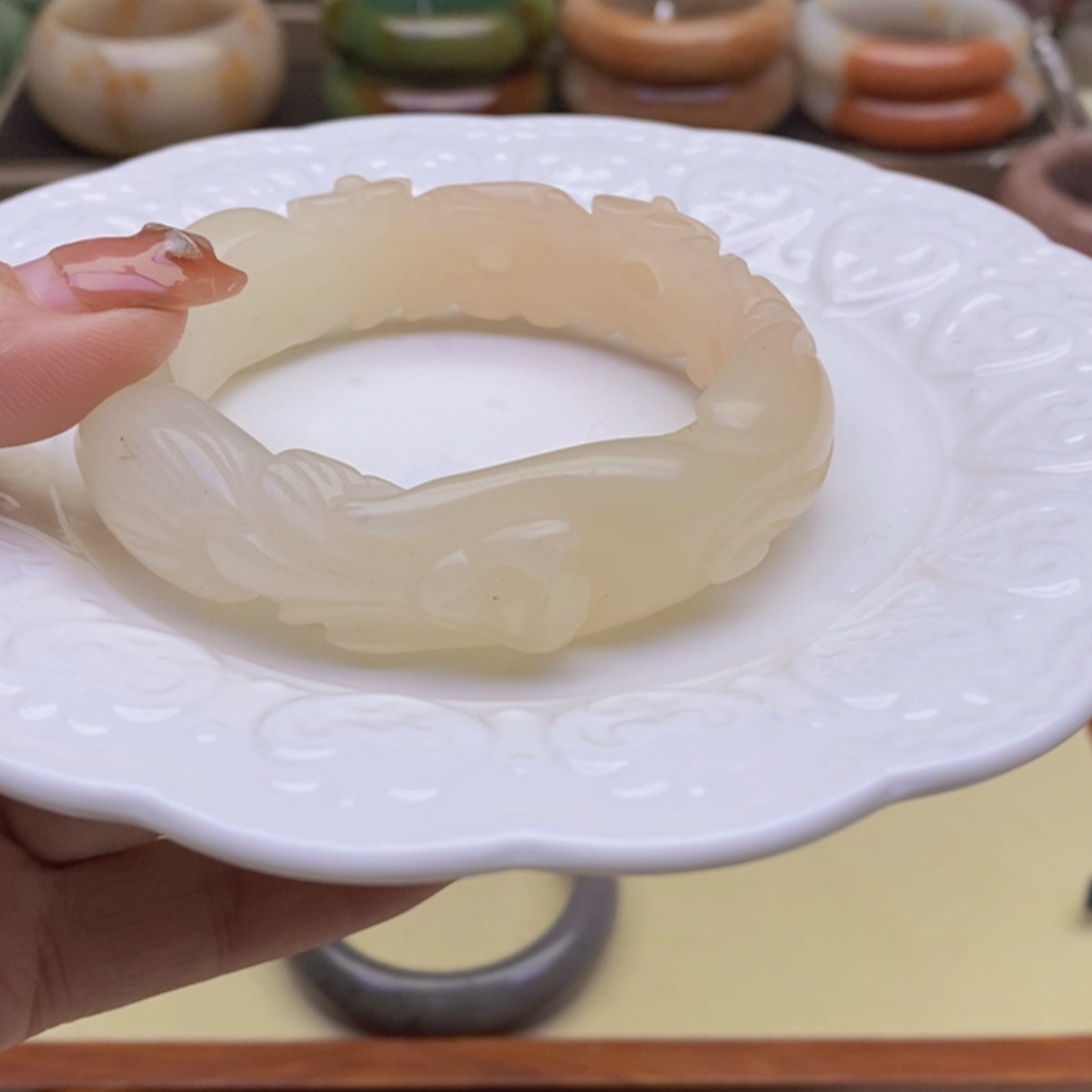 【闪购商品】石英质玉手镯未镶嵌