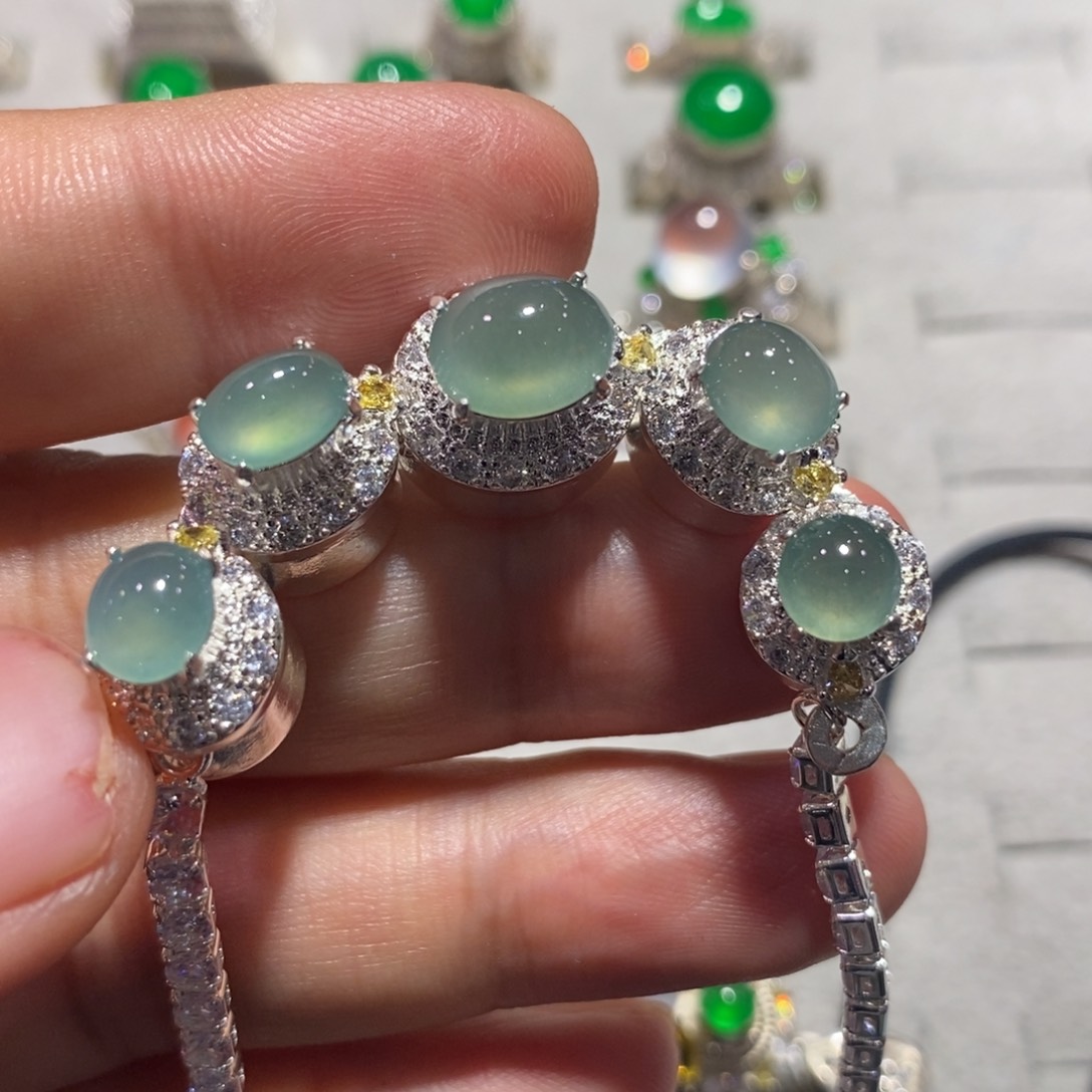 定制翡翠未镶嵌蓝晴大10mm