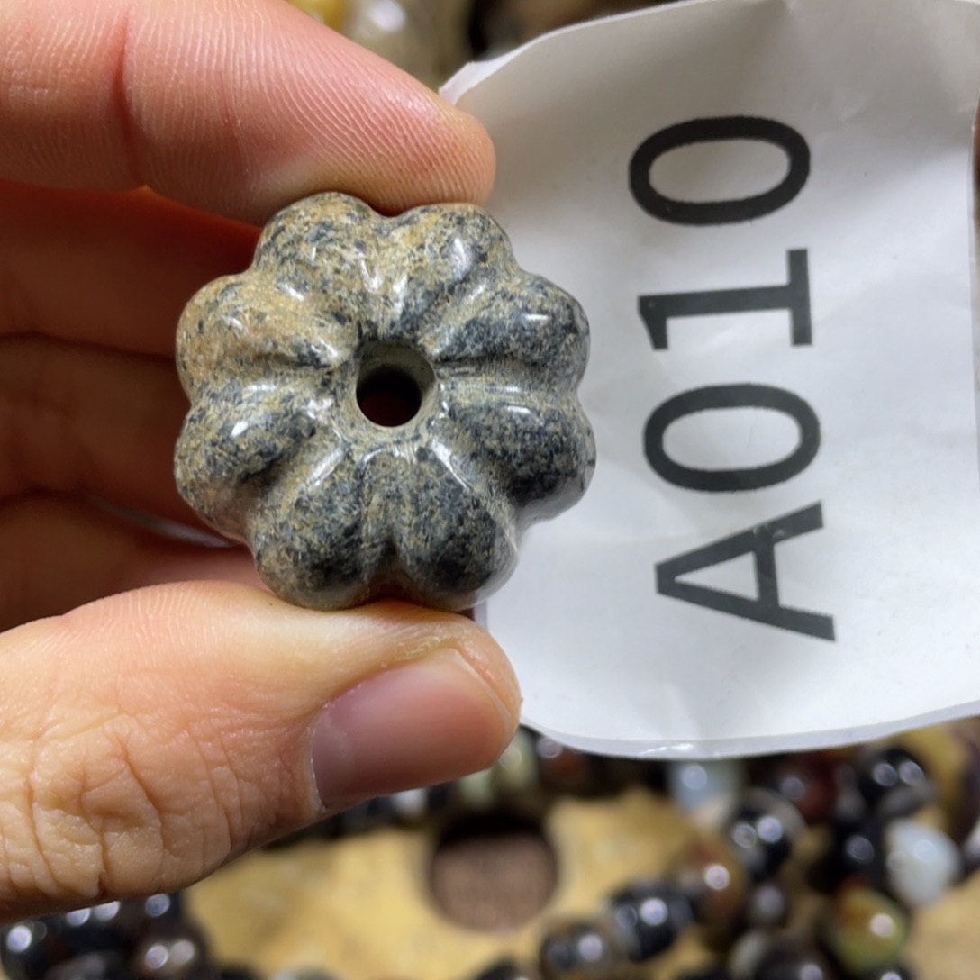 和田玉吊坠(不含链)未镶嵌