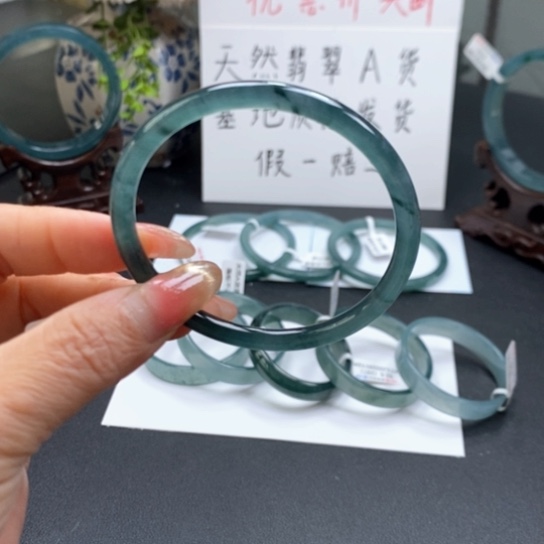 翡翠手镯未镶嵌阳****子55尺寸