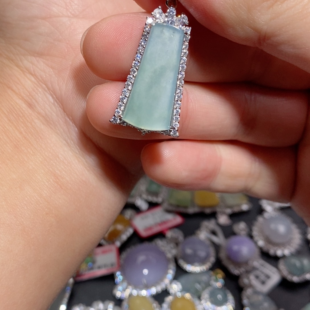 翡翠颈饰银S925镶嵌b h g g h