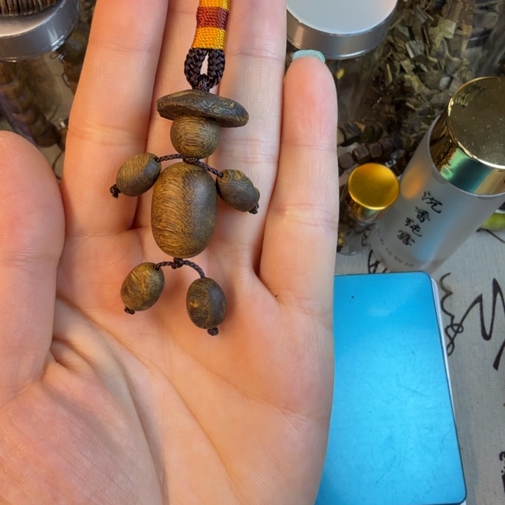 沉香碎屑沉香莺歌绿奇楠小木人