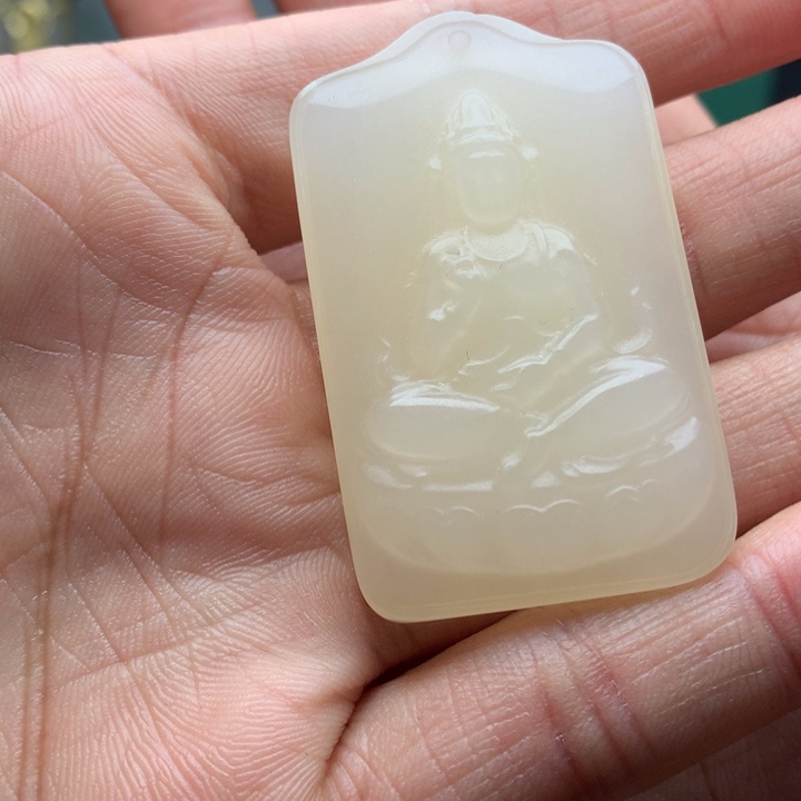 石英质玉颈饰未镶嵌新疆金丝玉