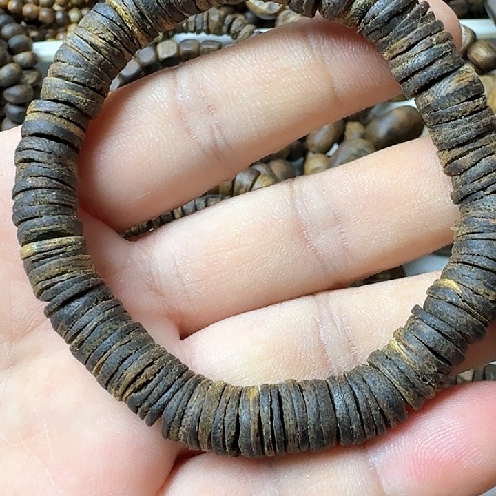 沉香手串陈*乌身手申10克