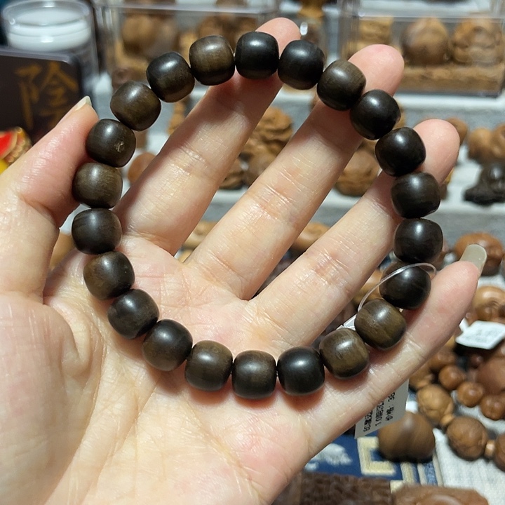 A***e檀香木其他1.0阴沉沉水微瑕保真印度老山檀香不支持退货货