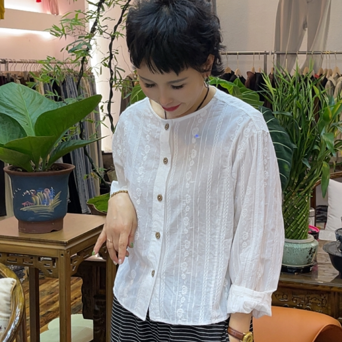 秋季文艺气质长袖刺绣衬衫女小清新宽松韩版防晒薄外套