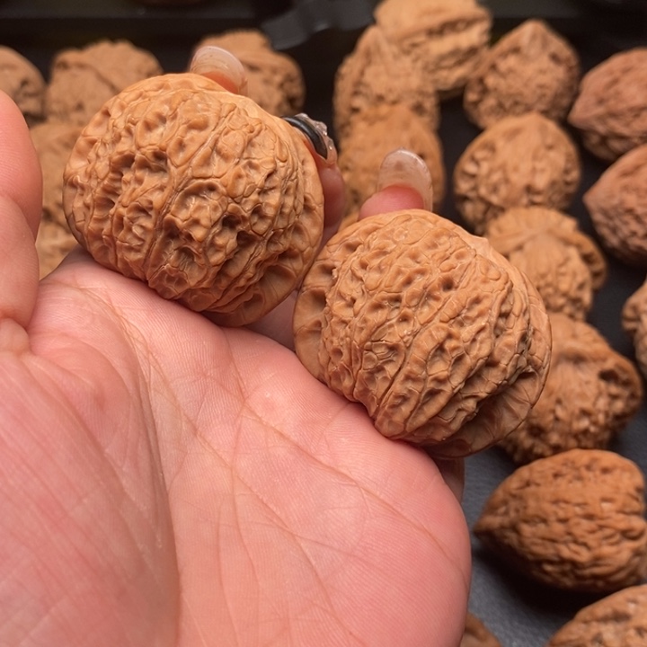 【闪购商品】行****肉文玩核桃手把件血麒麟