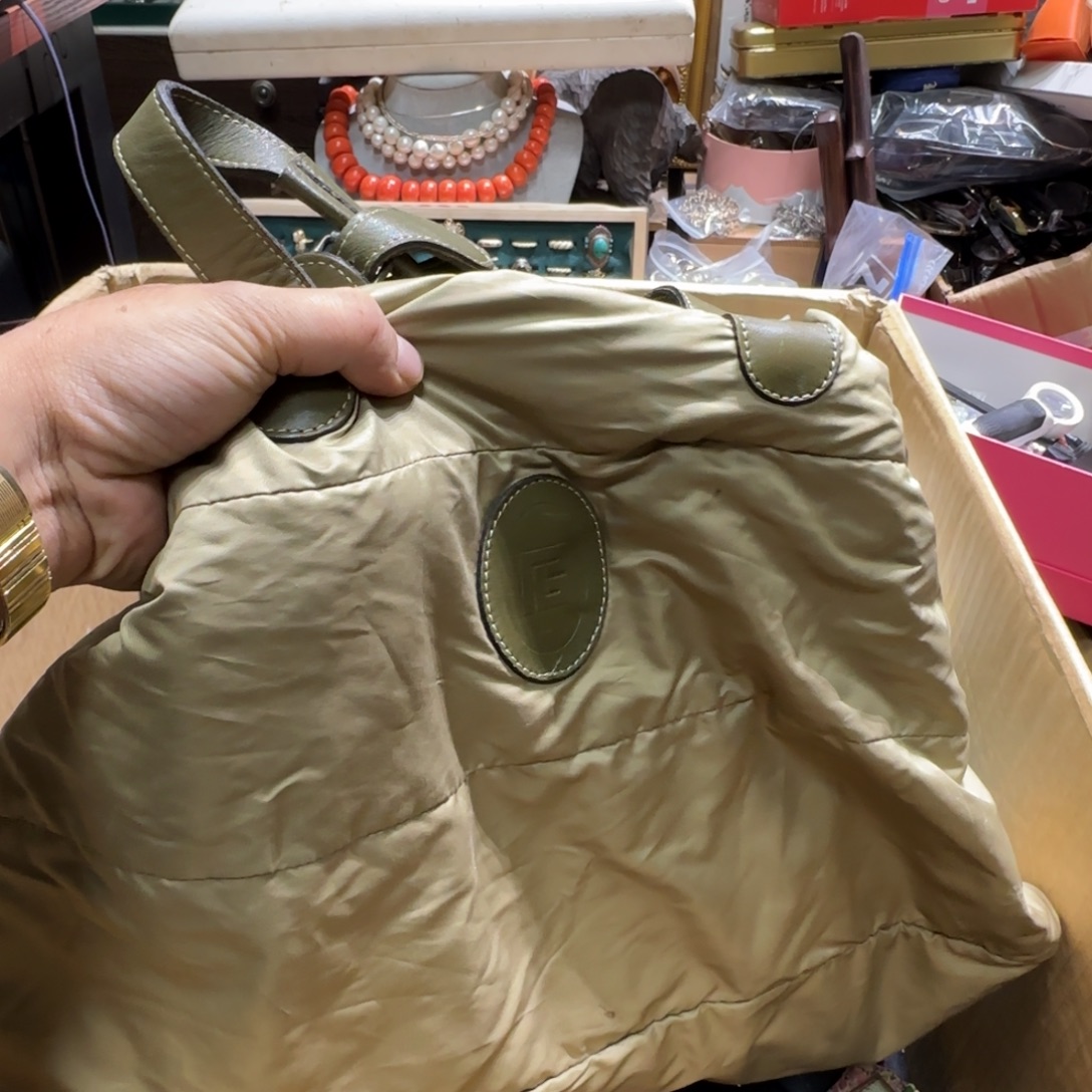 草***多醋酸（人造纤维）铁合金