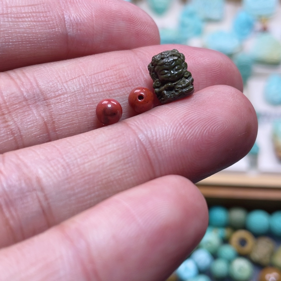 南红玛瑙配饰未镶嵌