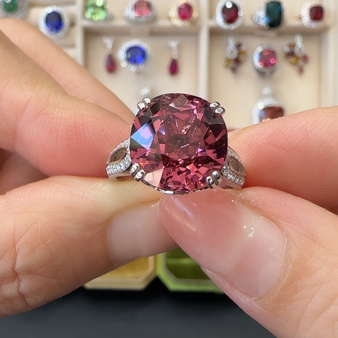 18K金镶嵌戒指碧玺8.48ct