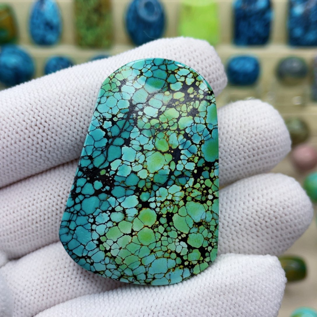 未镶嵌绿松石颈饰