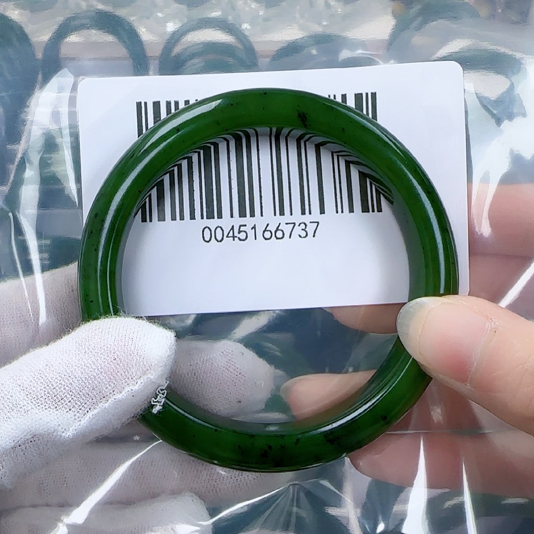 和田玉手镯未镶嵌58包容