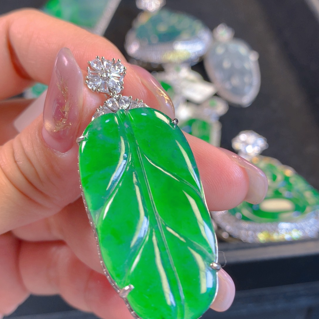 翡翠颈饰未镶嵌翡翠