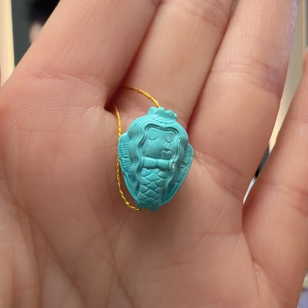 绿松石未镶嵌颈饰