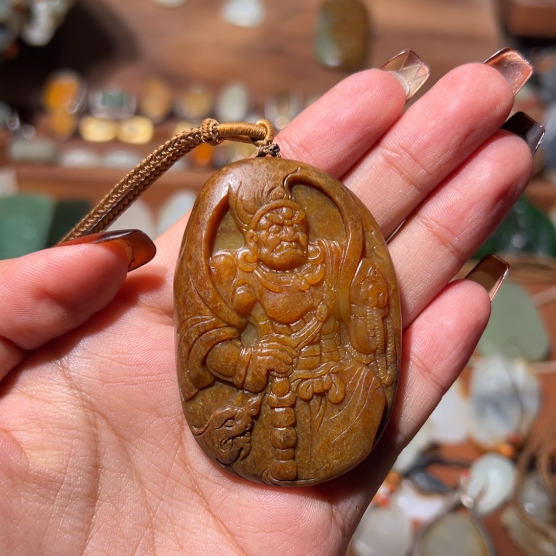 小****和田玉未镶嵌颈饰