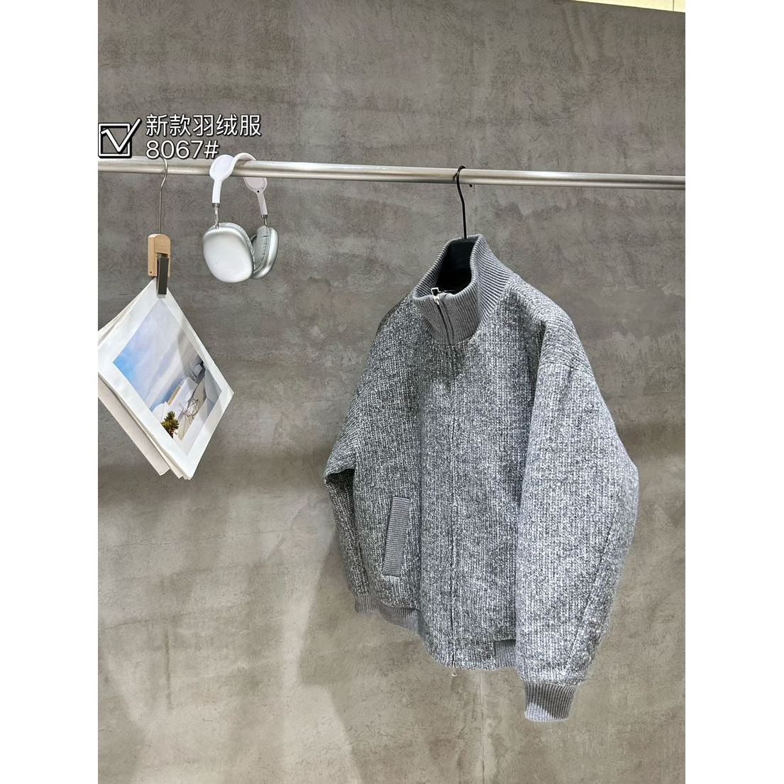 8067 潮牌简约休闲时尚羽绒服
