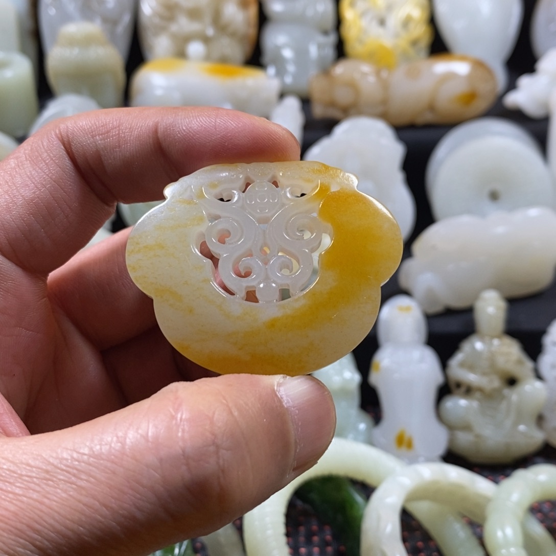 和田玉颈饰未镶嵌