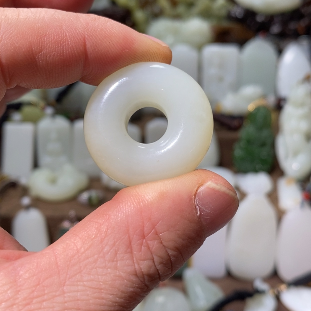 【闪购商品】和田玉吊坠(赠链)未镶嵌