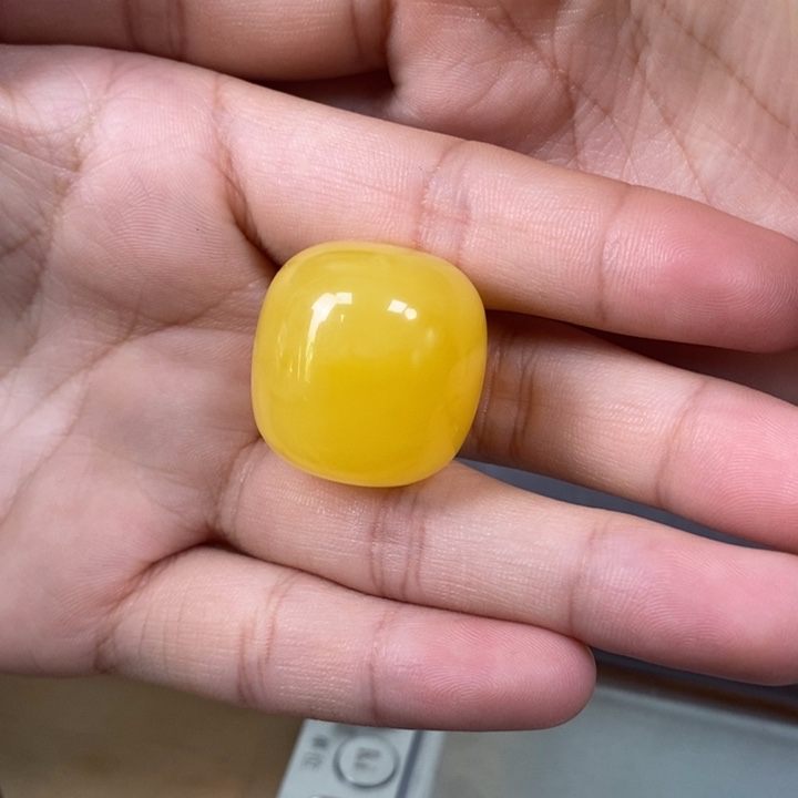 琥珀裸石未镶嵌桶珠