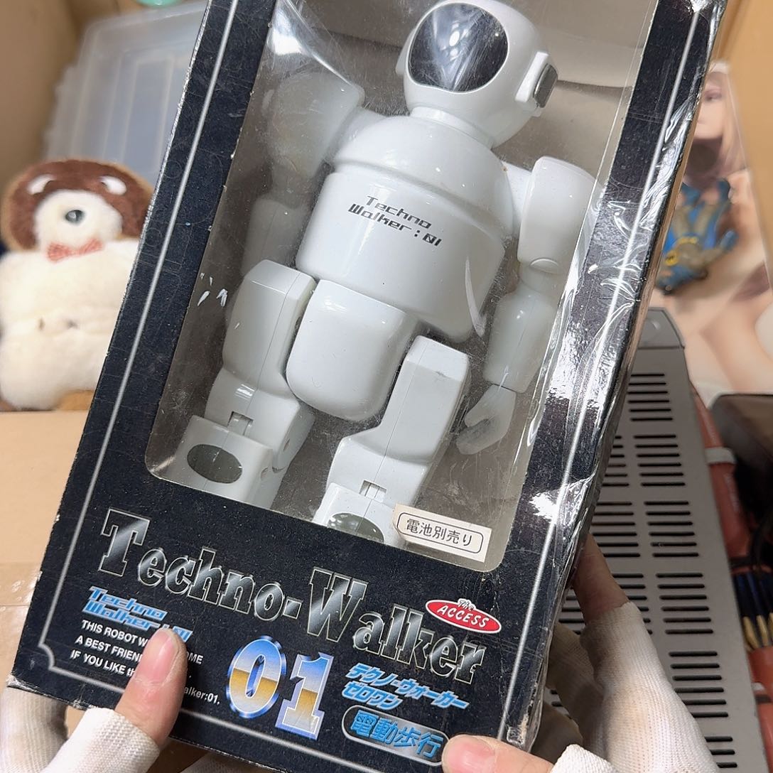 红****中古商品，瑕疵品，不保好坏。72 