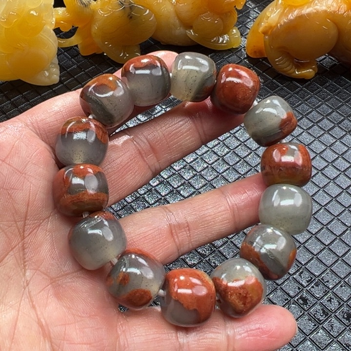 石英质玉（黄龙玉）颈饰合金