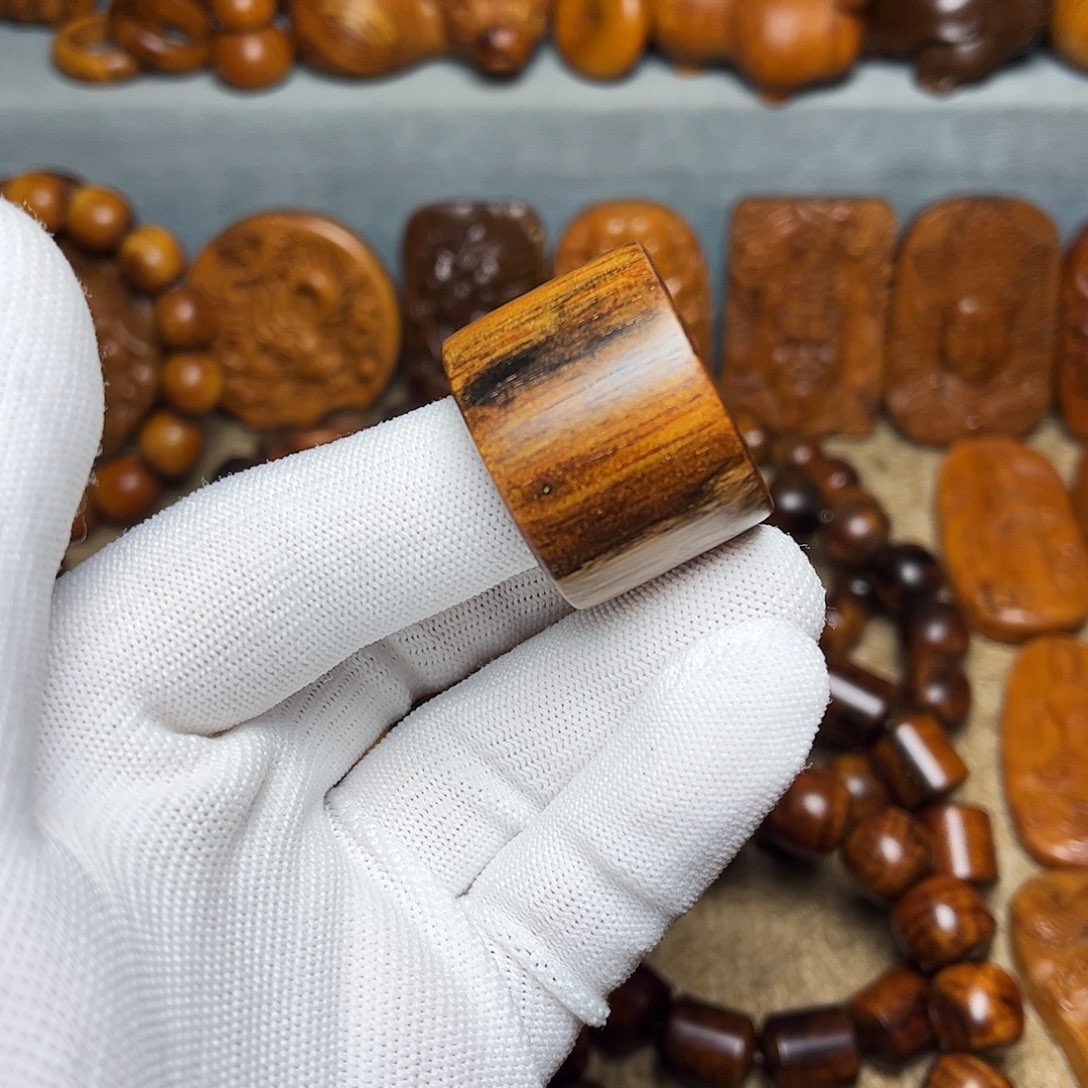 贡木把件贡木把件