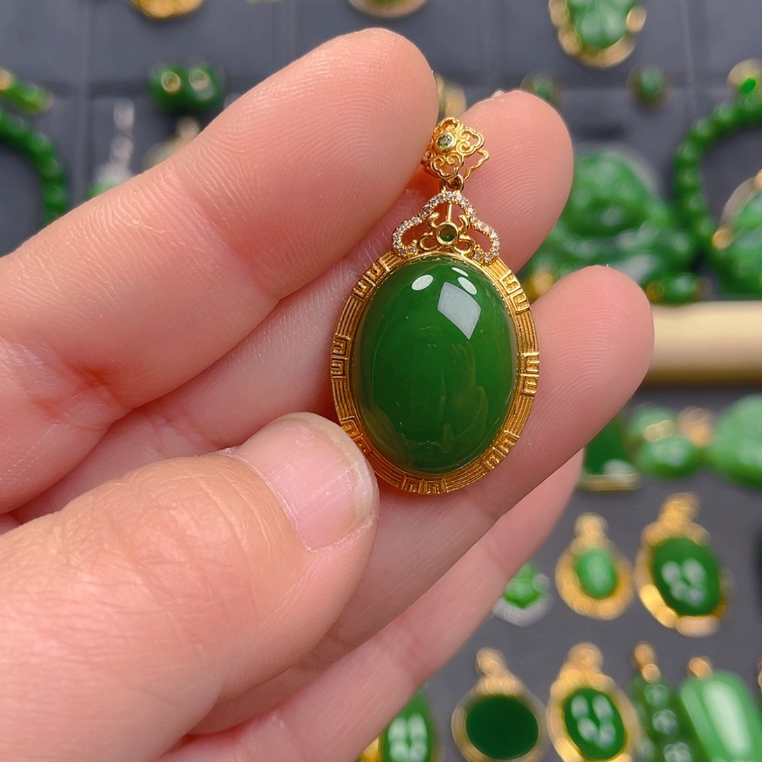 和田玉（碧玉）吊坠(不含链)18K金镶嵌2800
