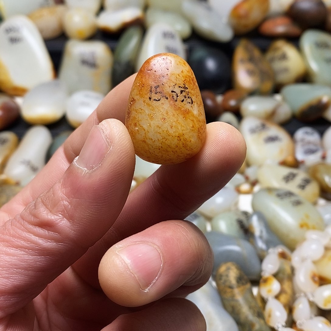 和田玉颈饰未镶嵌吊坠