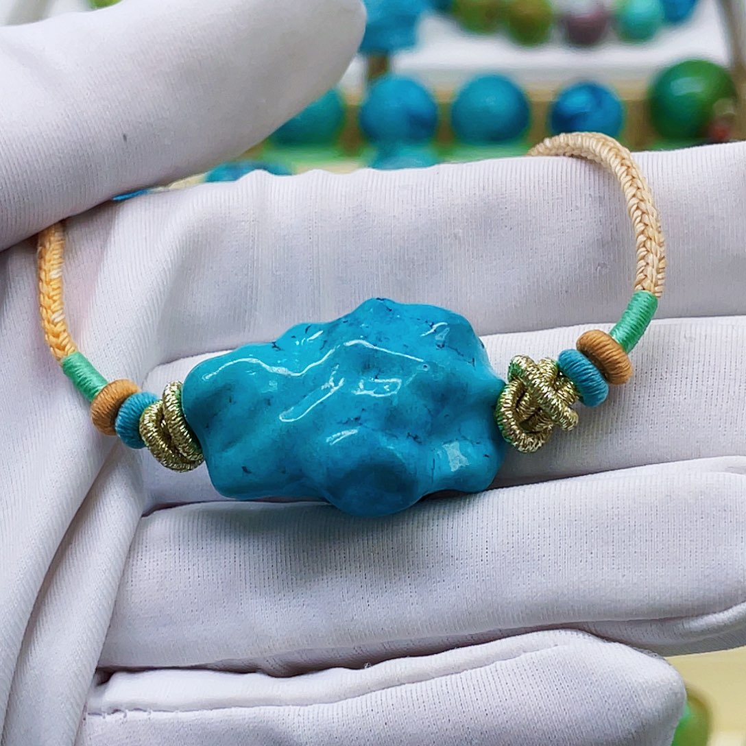 绿松石未镶嵌颈饰