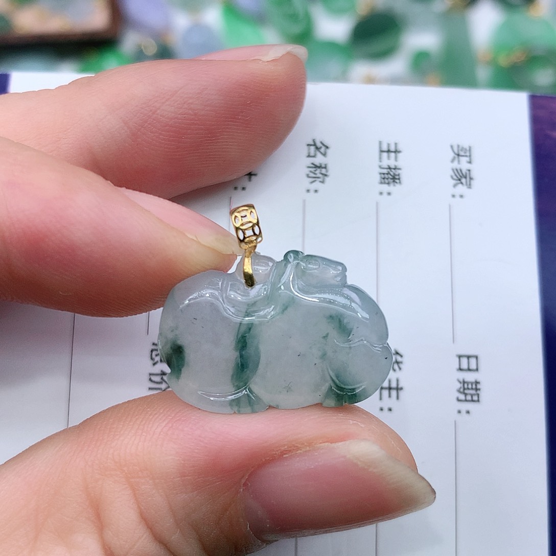 翡翠吊坠(不含链)18K金镶嵌