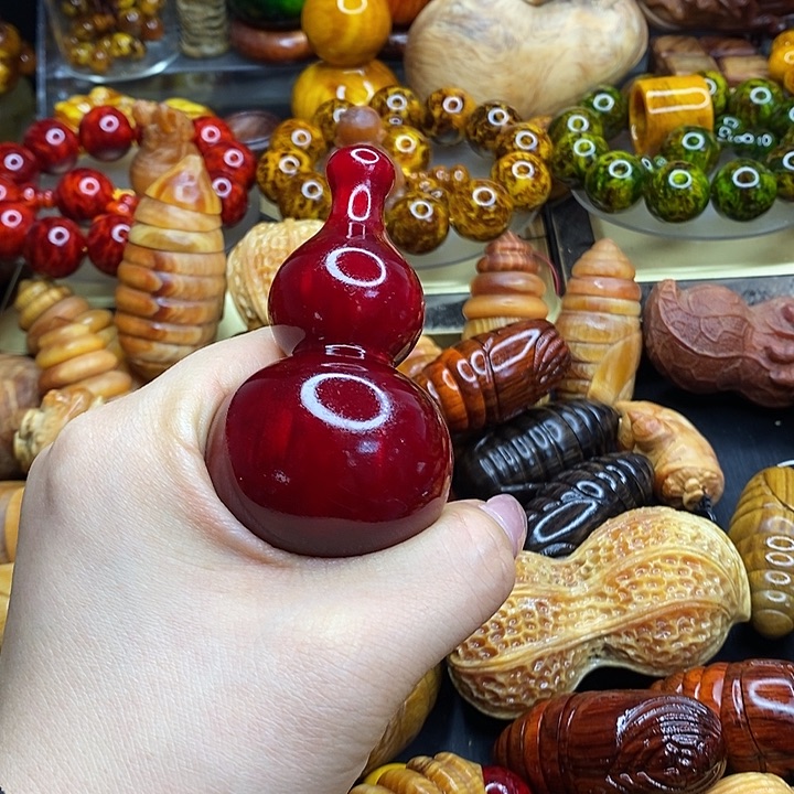 松木琥珀木文玩手串