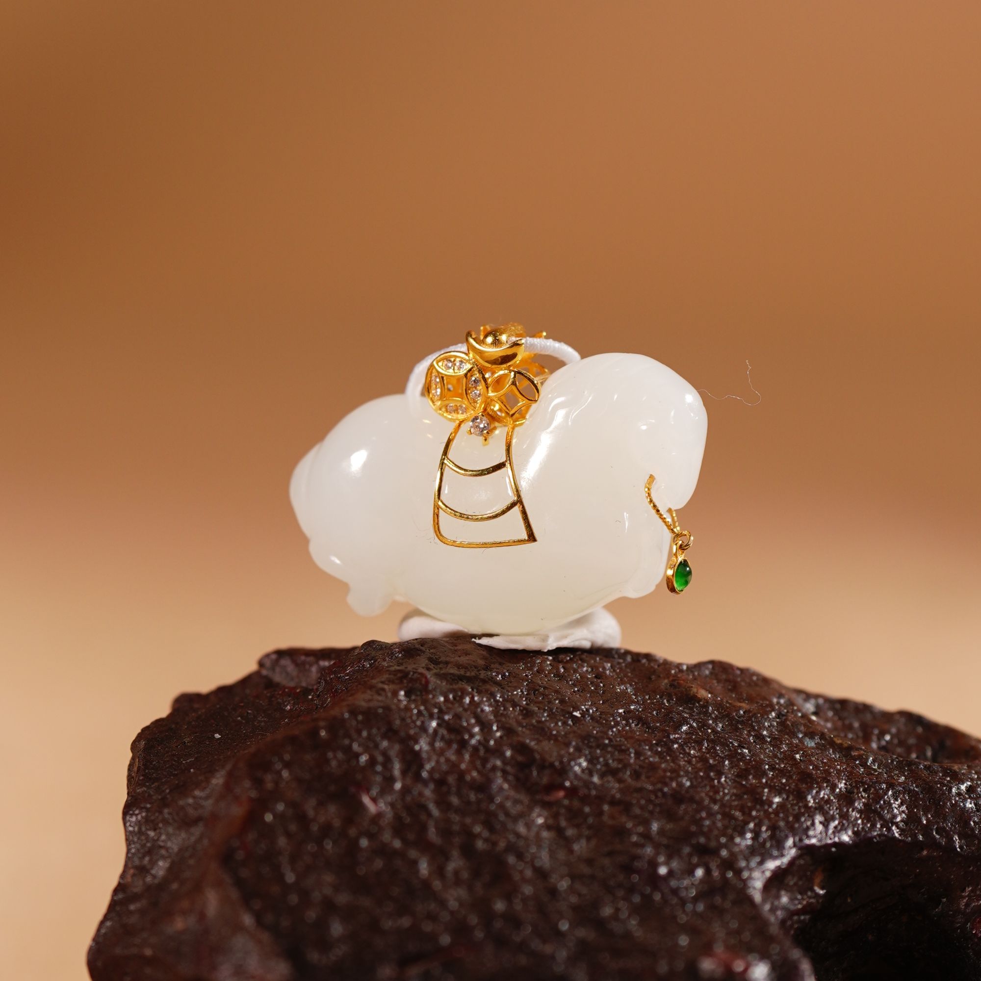 HT130181和田玉白玉马设计款吊坠