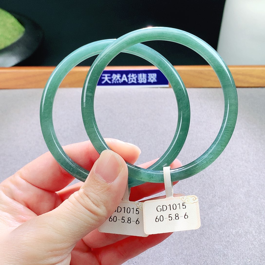 未镶嵌手镯翡翠天然翡翠手镯a货