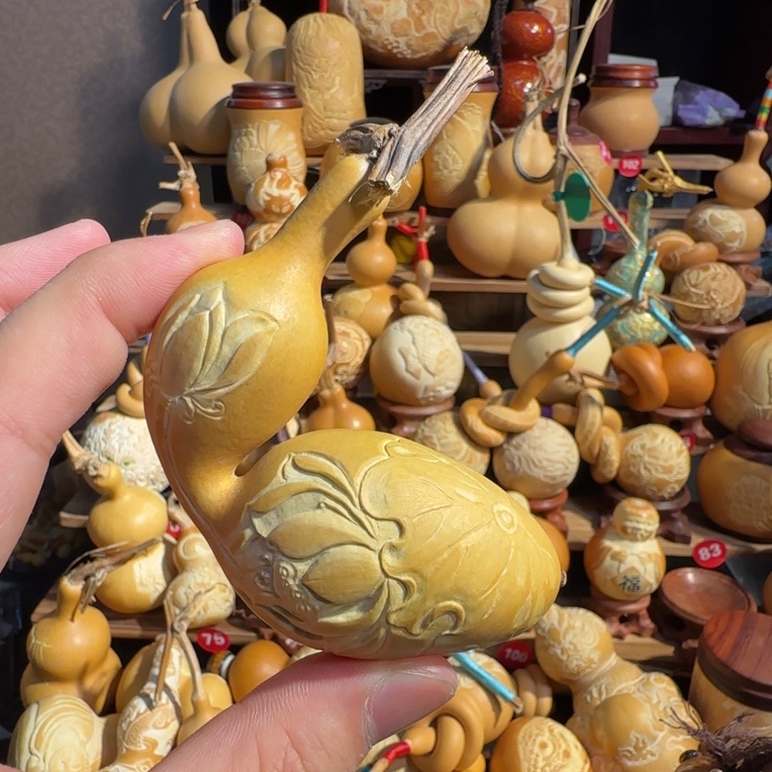 有机玻璃荷花蚂蚁雕刻